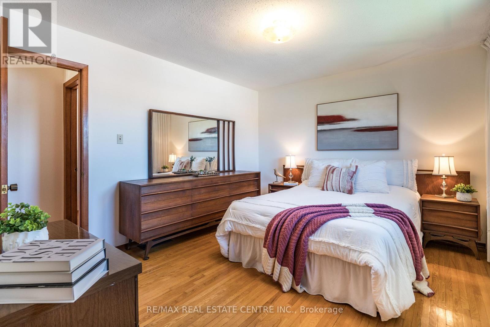 102 MARKSON CRESCENT - 12