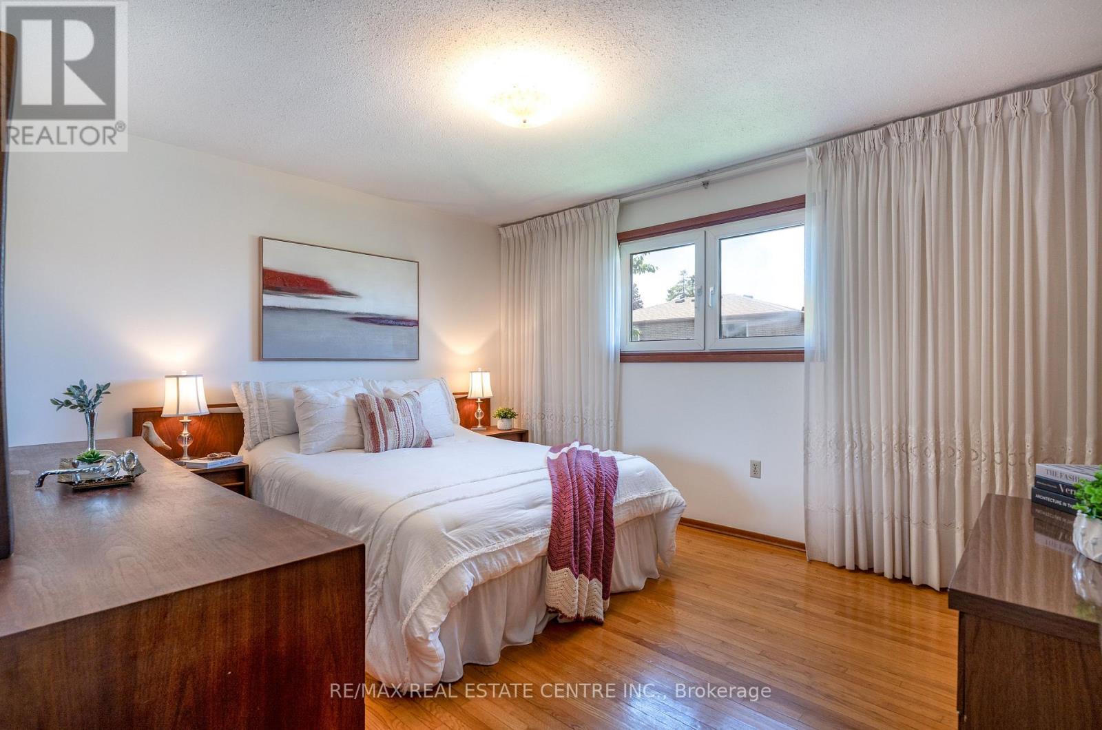 102 MARKSON CRESCENT - 13