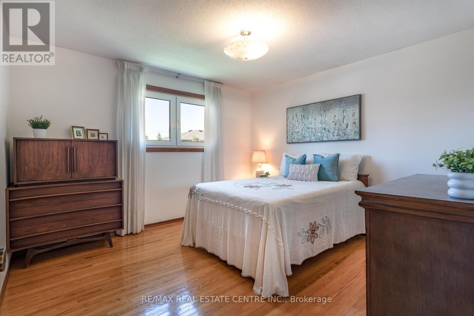 102 MARKSON CRESCENT - 14