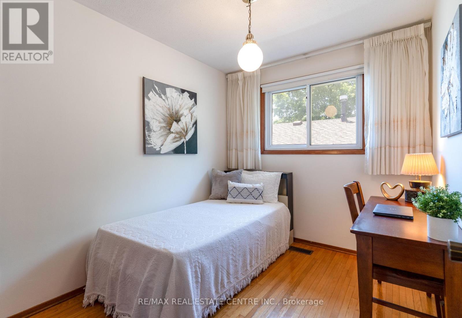102 MARKSON CRESCENT - 16