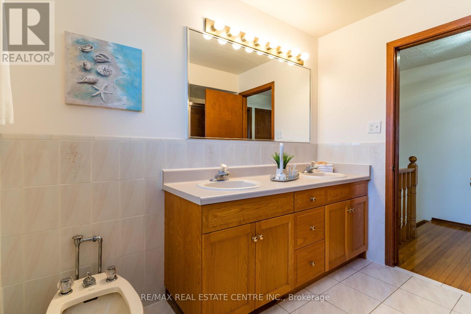 102 MARKSON CRESCENT - 19