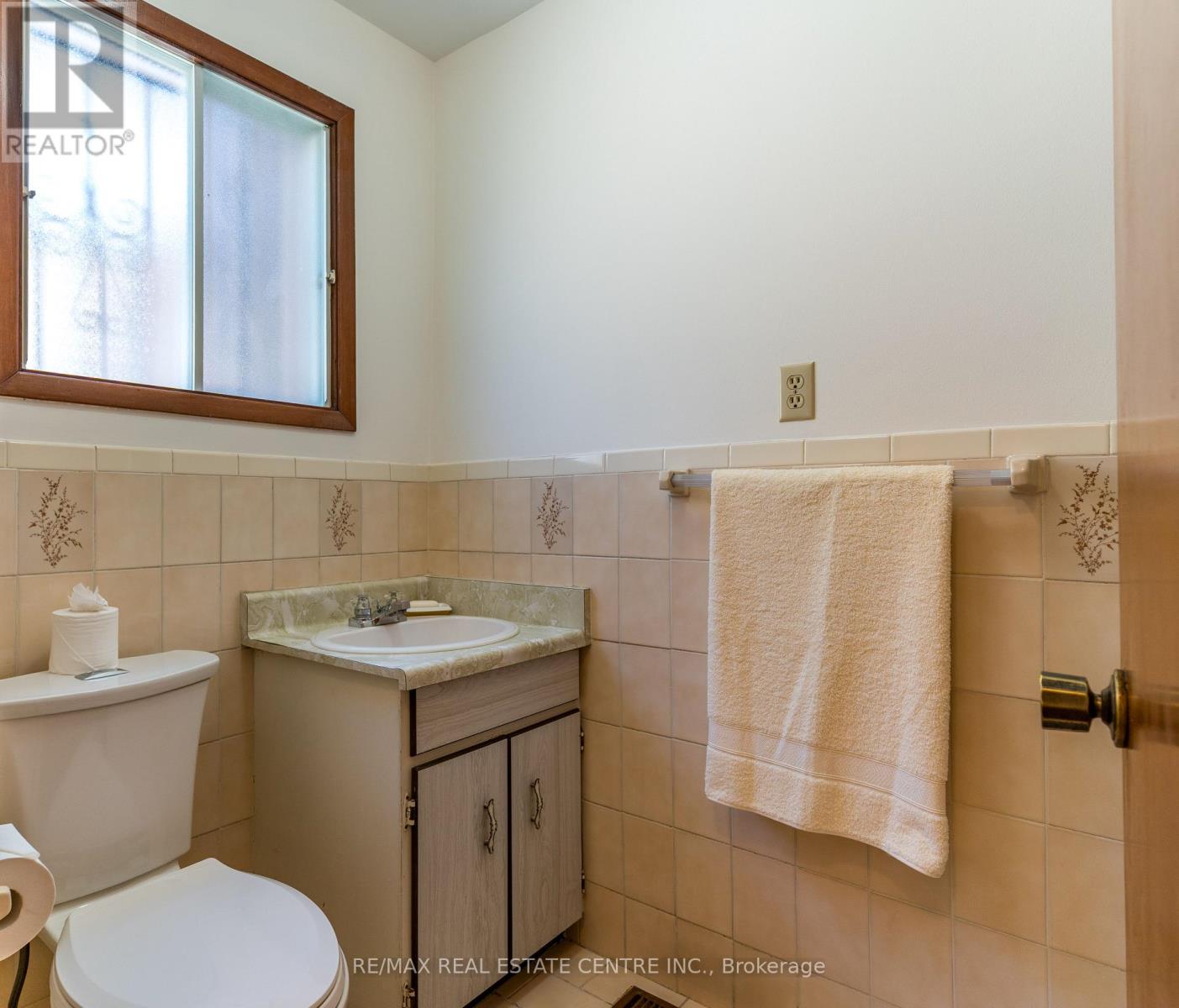 102 MARKSON CRESCENT - 26