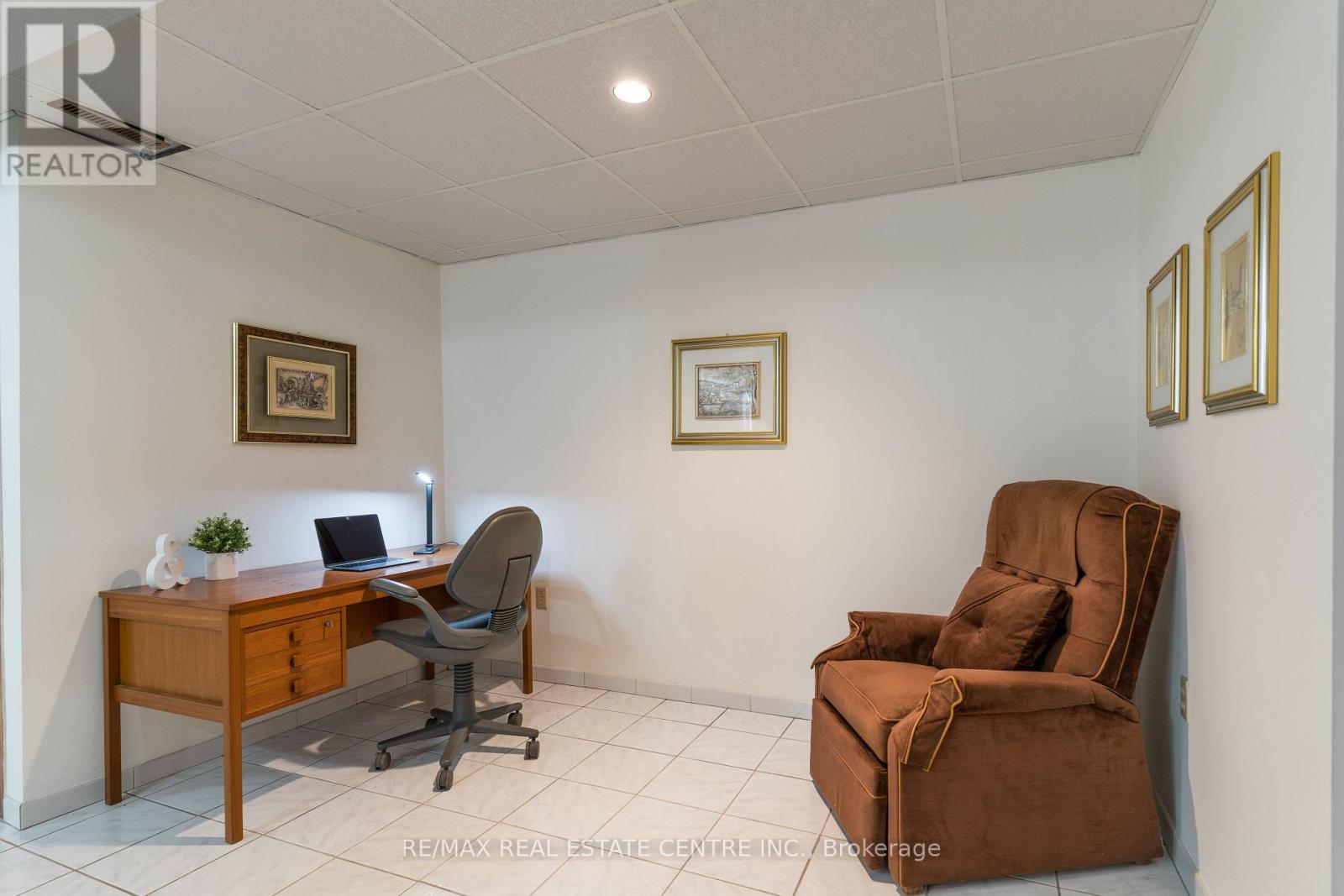 102 MARKSON CRESCENT - 30