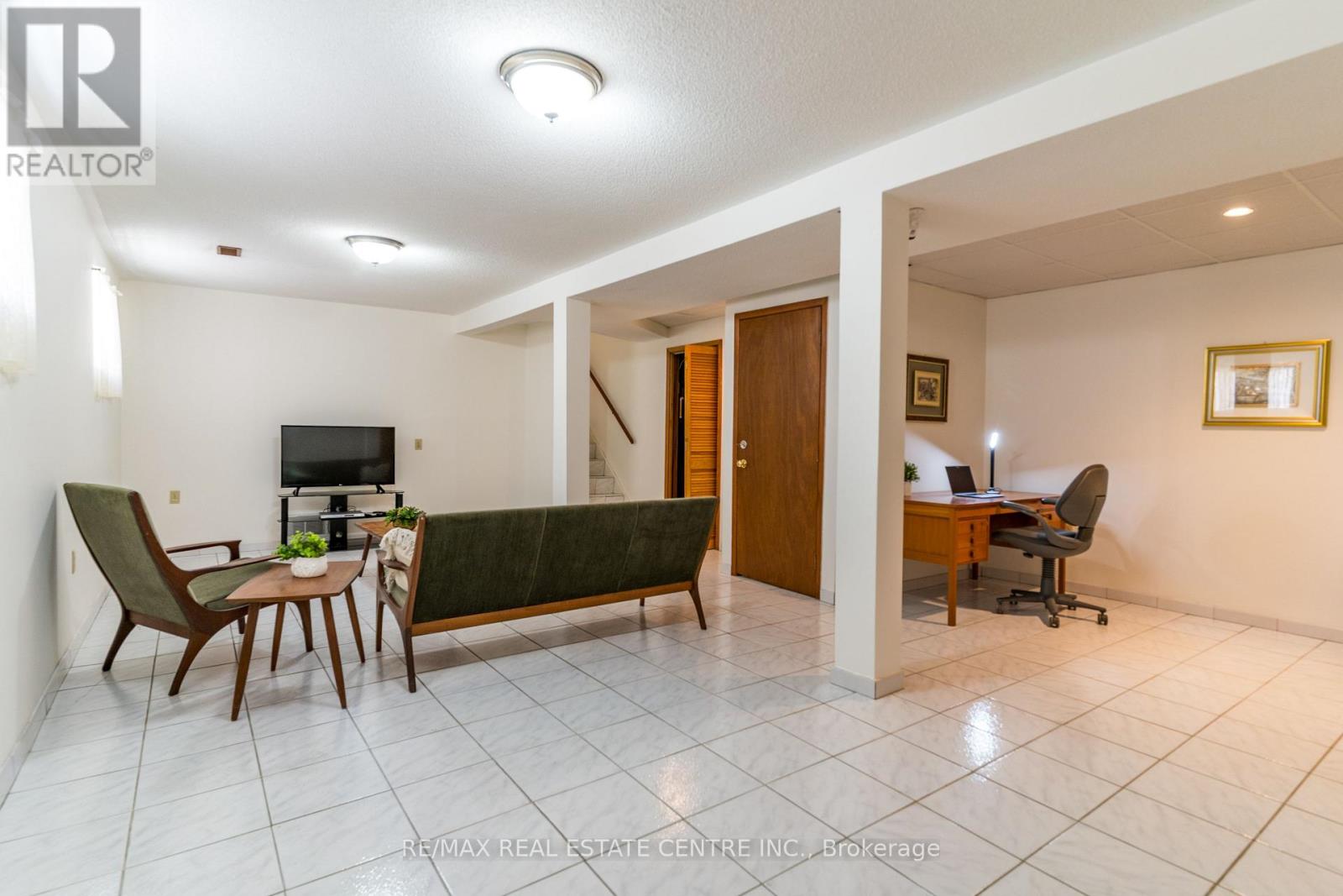 102 MARKSON CRESCENT - 31