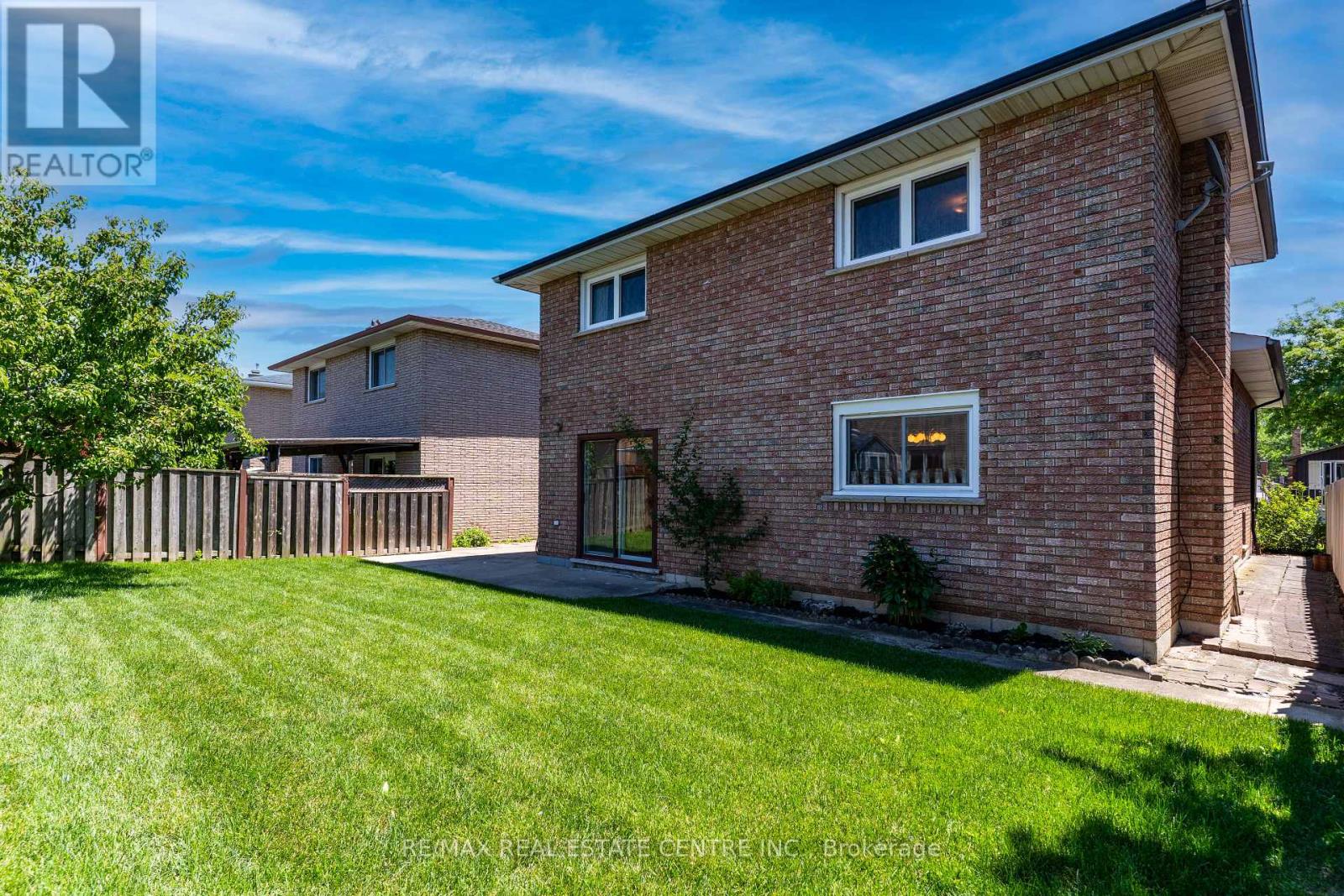 102 MARKSON CRESCENT - 36