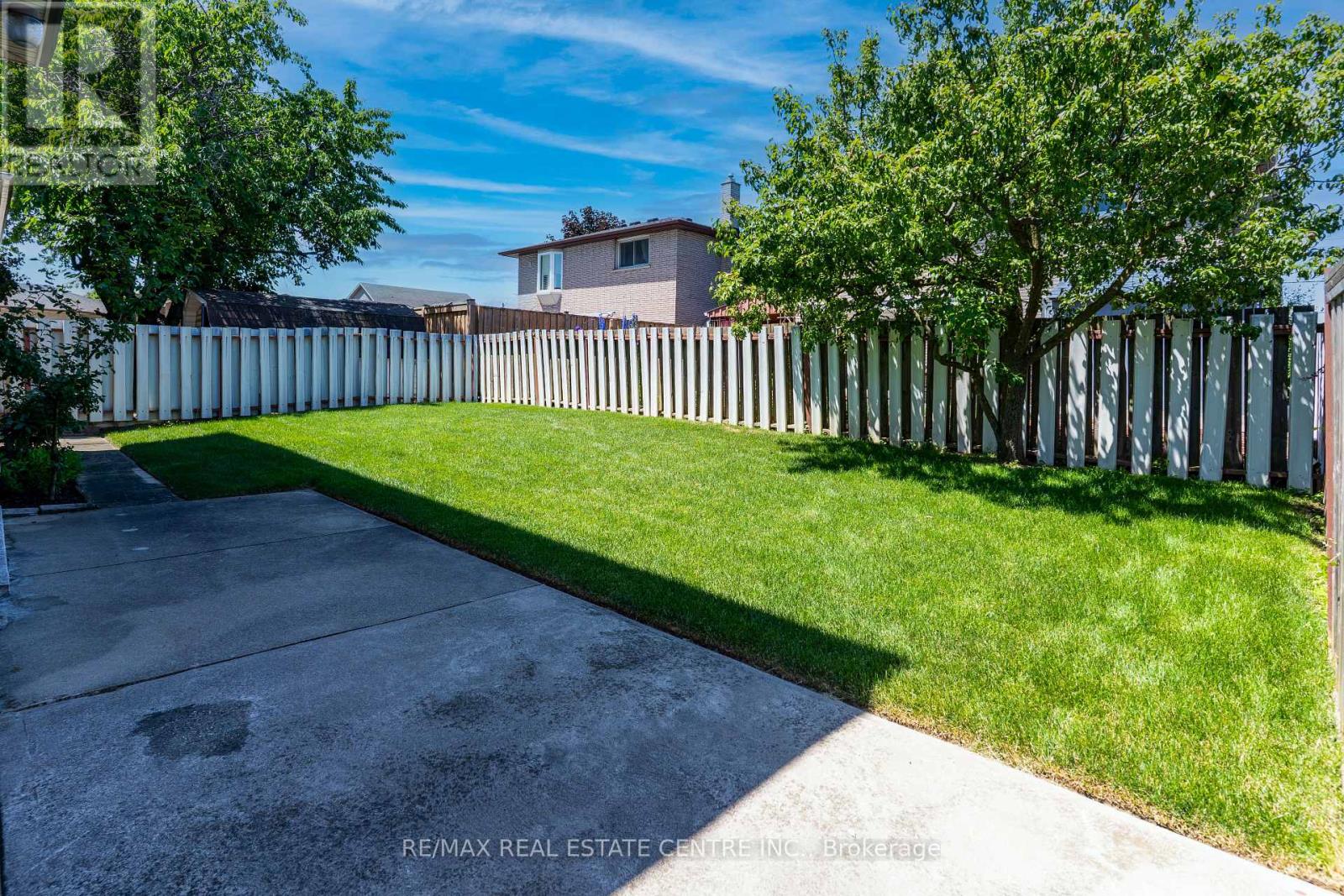 102 MARKSON CRESCENT - 38