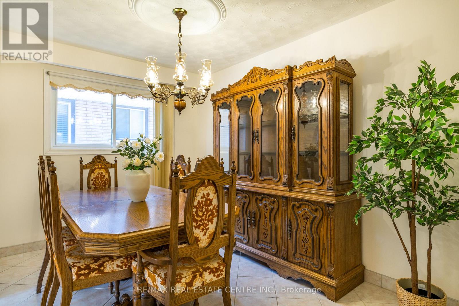 102 MARKSON CRESCENT - 7