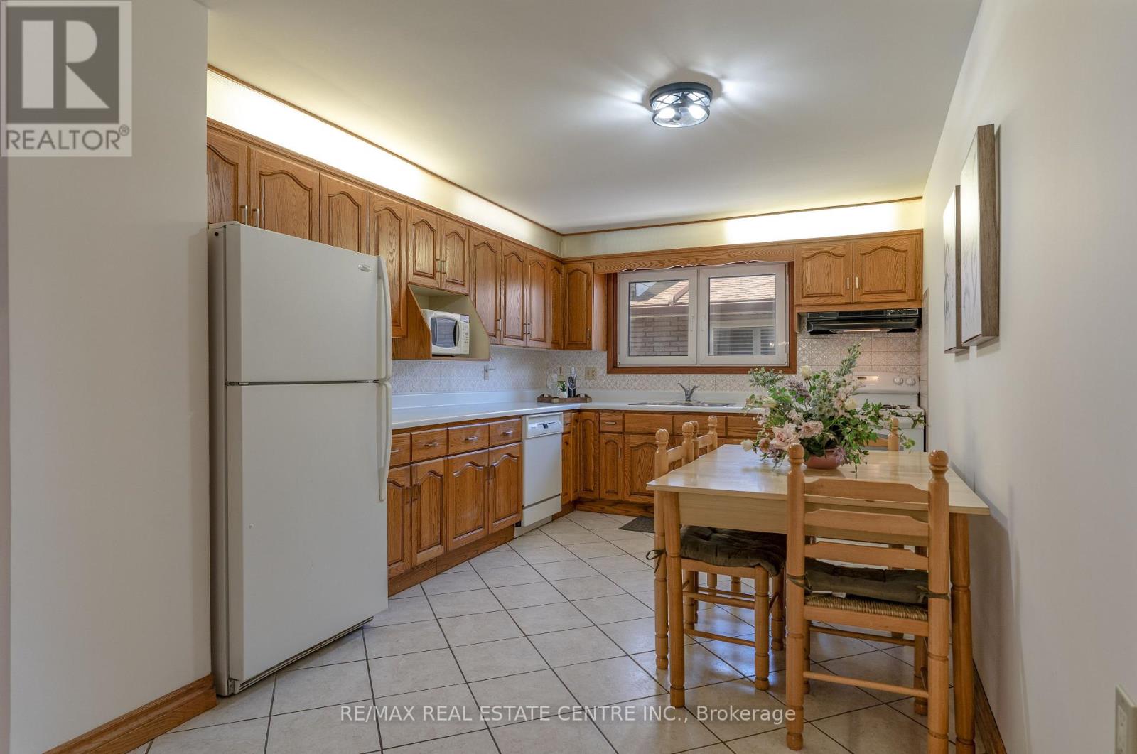 102 MARKSON CRESCENT - 9