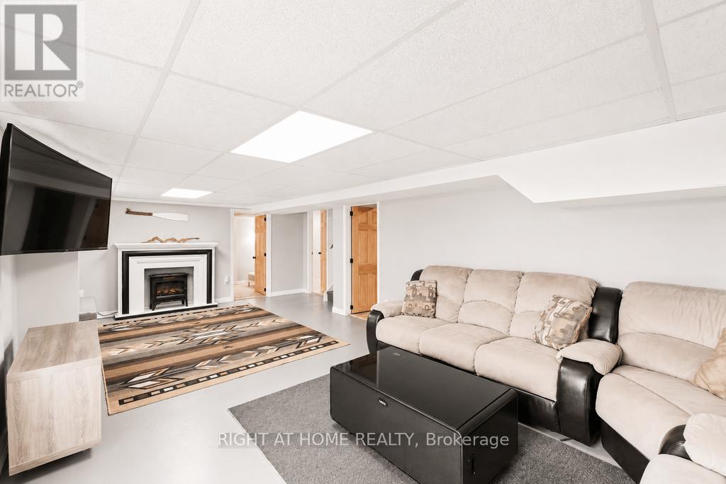 1105 PIONEER ROAD - 21