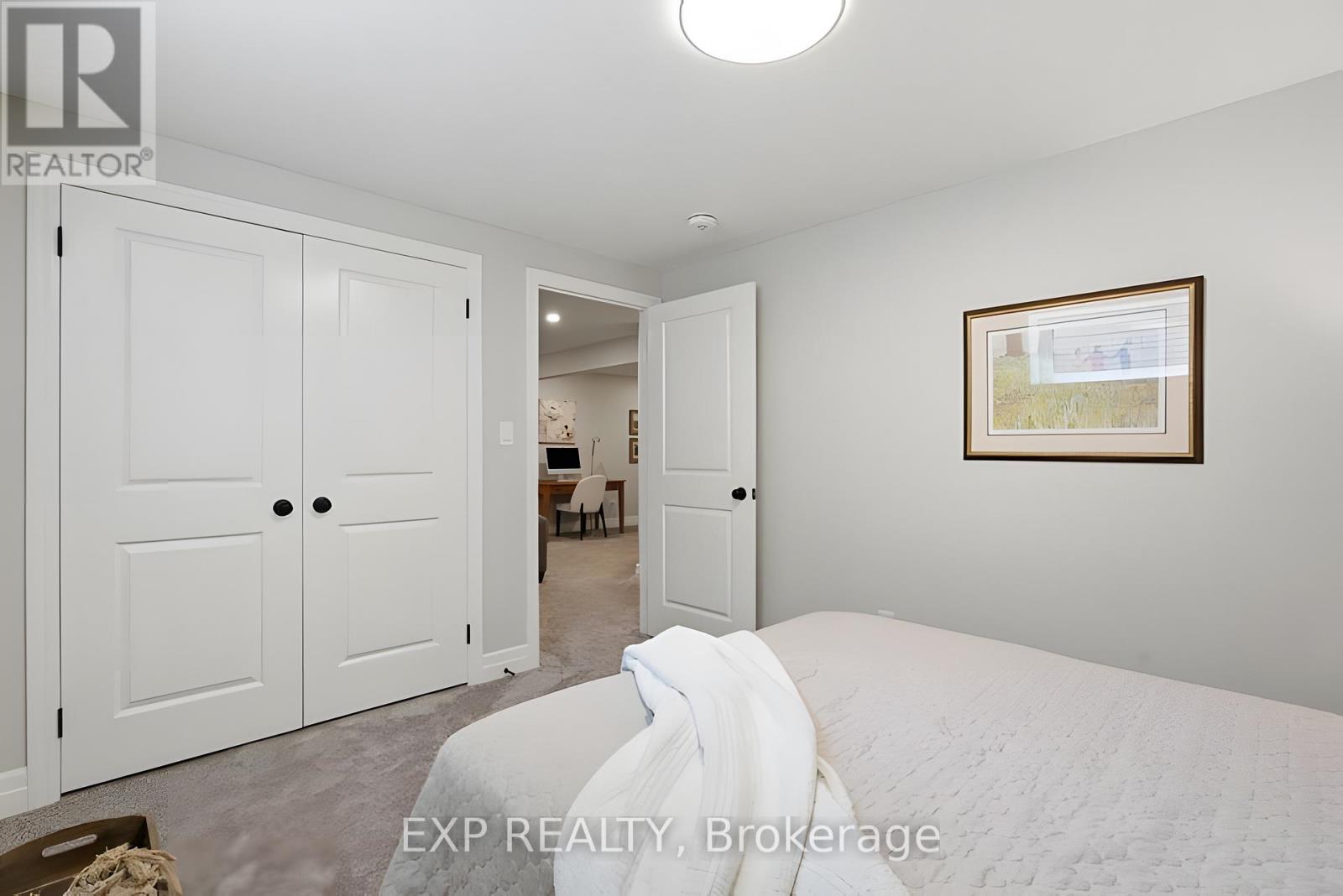 137 SOUTH PARKWOOD BOULEVARD - 32