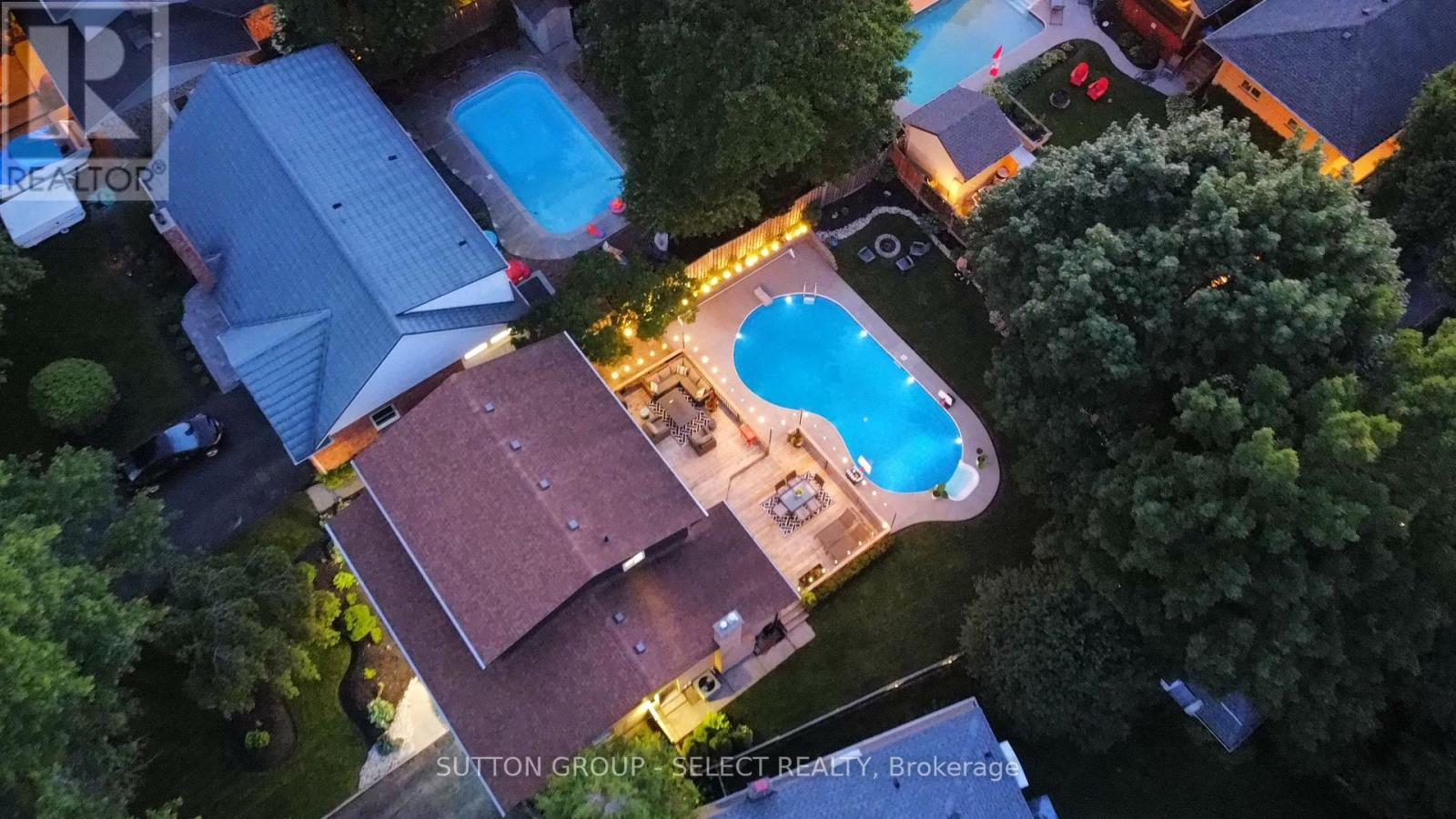 25 HAVENRIDGE CRESCENT - 1