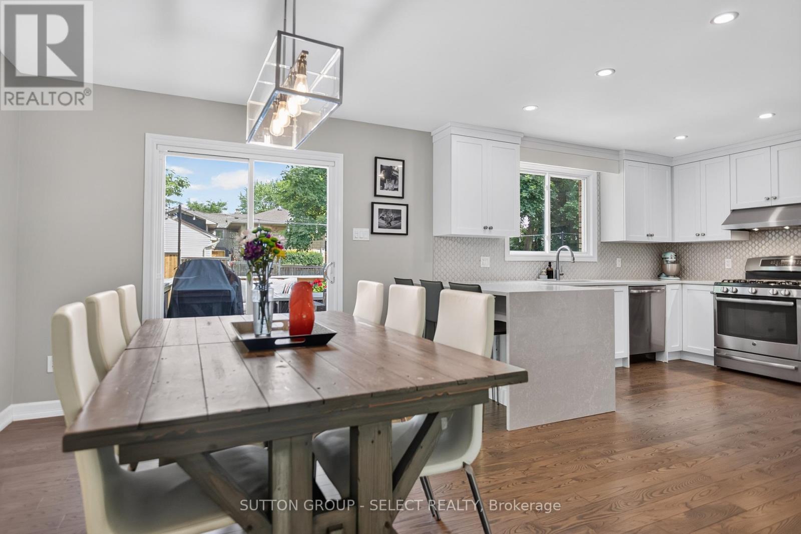 25 HAVENRIDGE CRESCENT - 12