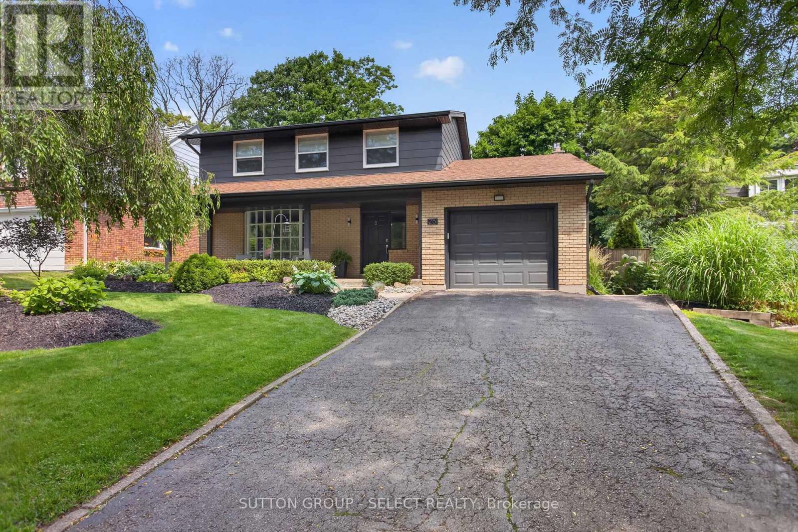 25 HAVENRIDGE CRESCENT - 2