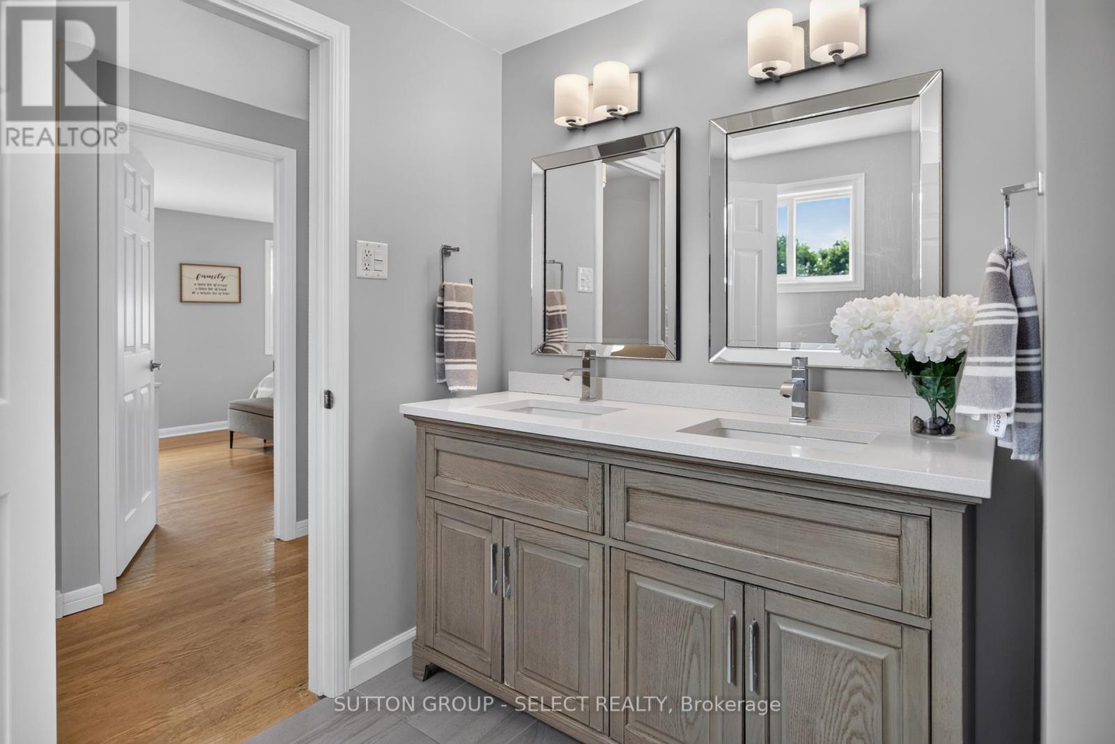 25 HAVENRIDGE CRESCENT - 23