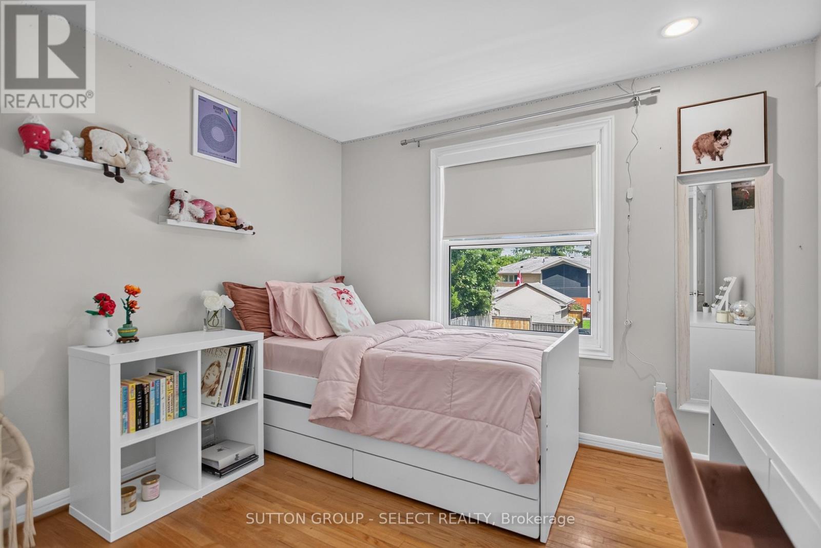 25 HAVENRIDGE CRESCENT - 24
