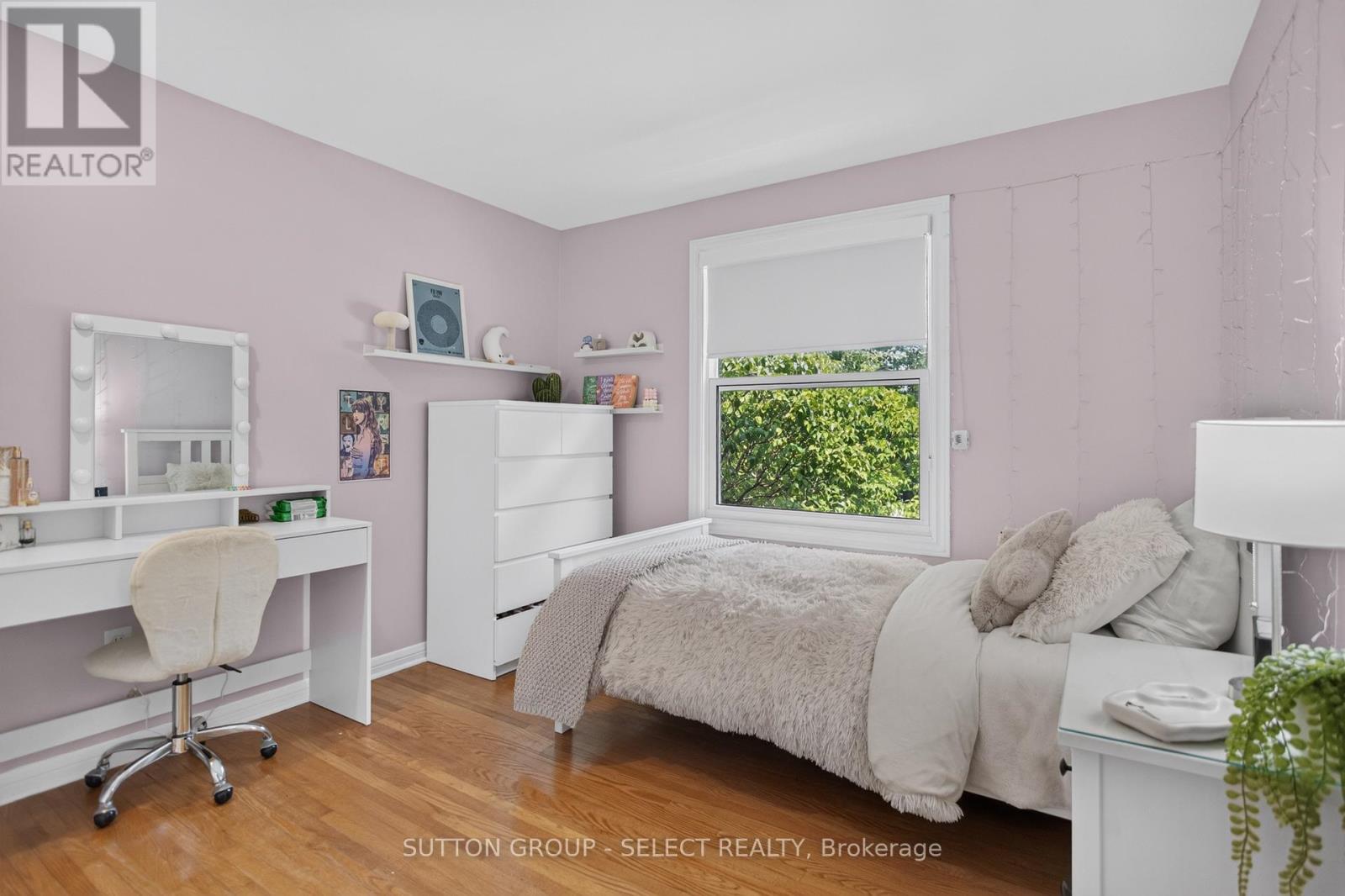 25 HAVENRIDGE CRESCENT - 26