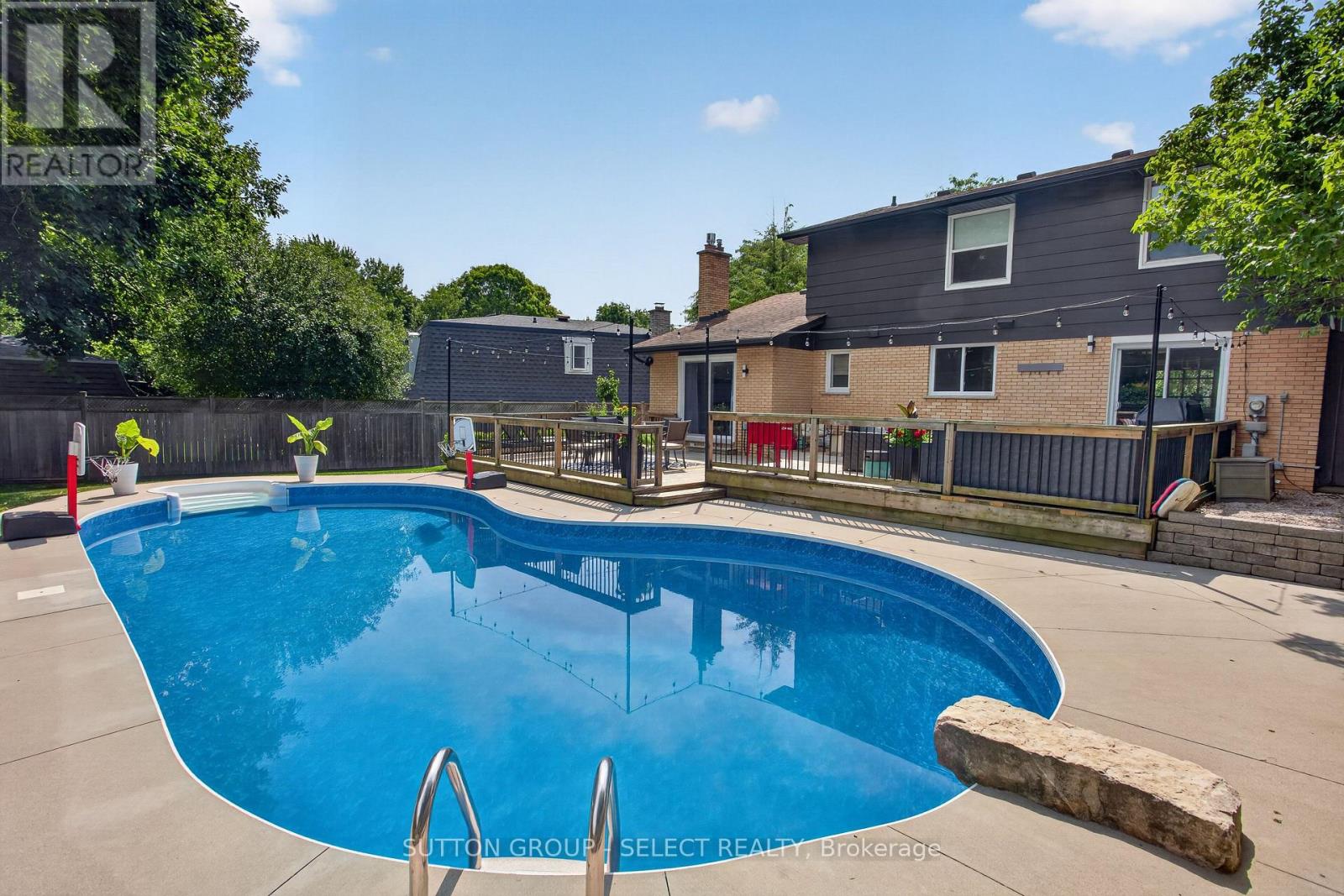 25 HAVENRIDGE CRESCENT - 42