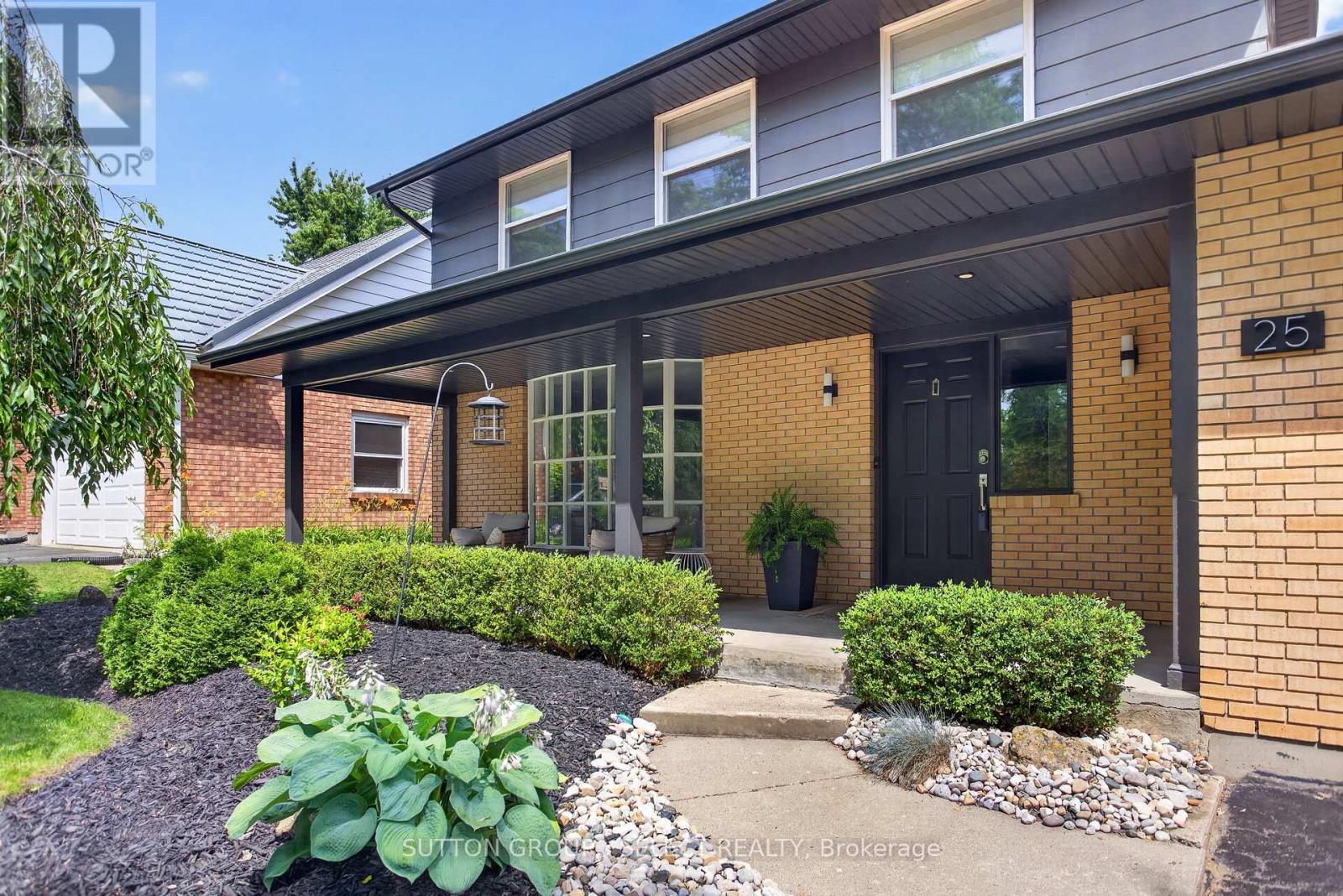 25 HAVENRIDGE CRESCENT - 6