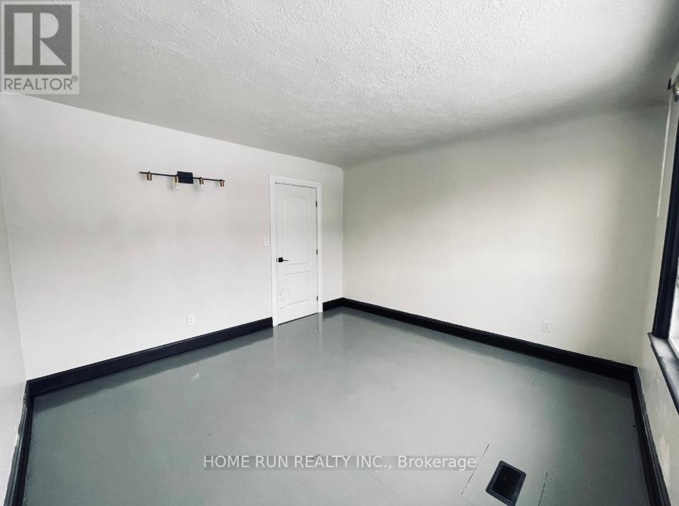 378 ENFIELD AVENUE - 24