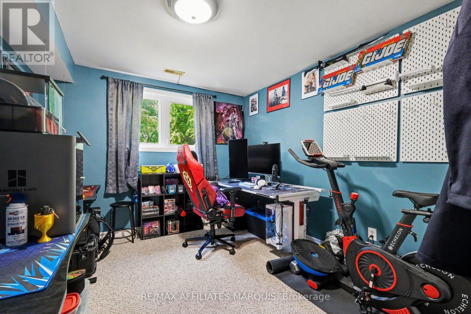 7496 ROGER STEVENS DRIVE - 31