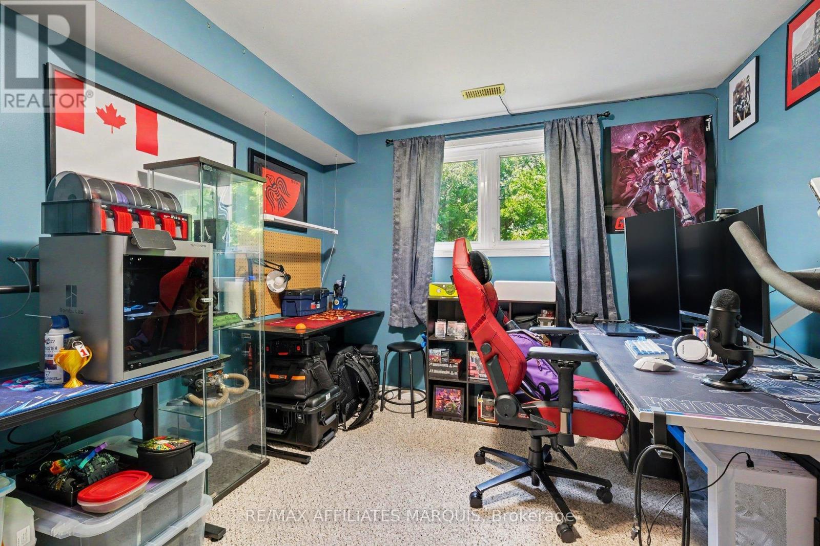 7496 ROGER STEVENS DRIVE - 32