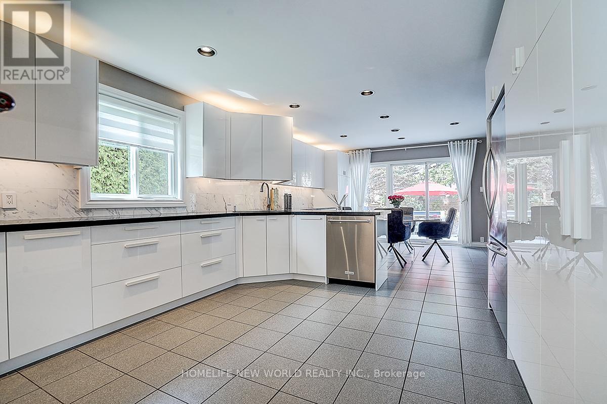 594 WOBURN AVENUE S - 16