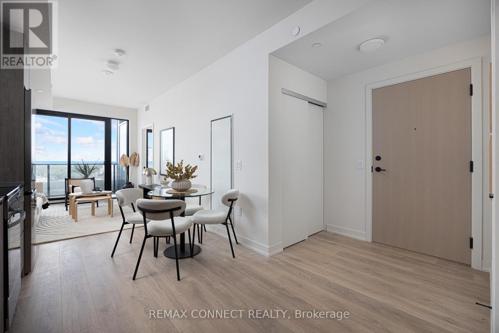 #1107 181 STERLING ROAD - 16