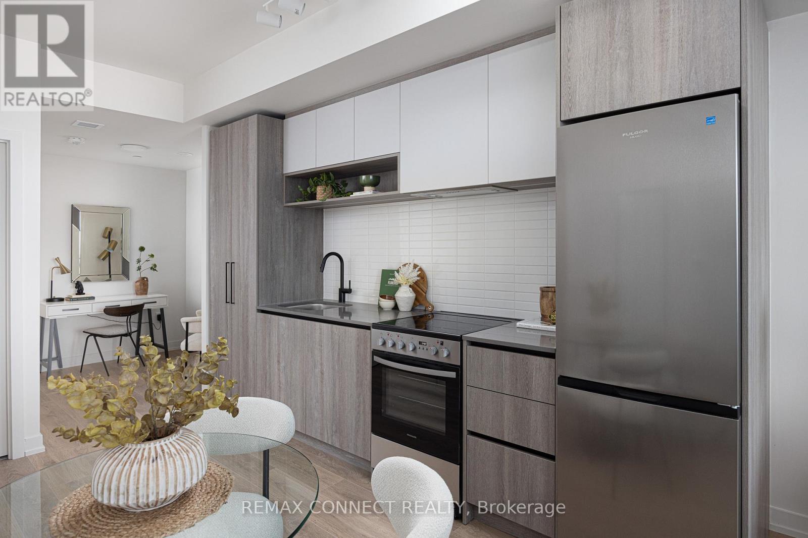 #1107 181 STERLING ROAD - 25