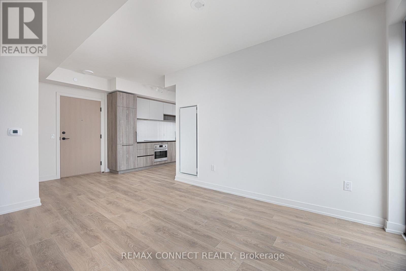 #1002 181 STERLING ROAD - 4