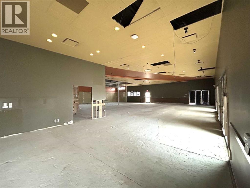 2030 Strachan Road SE - photo 2