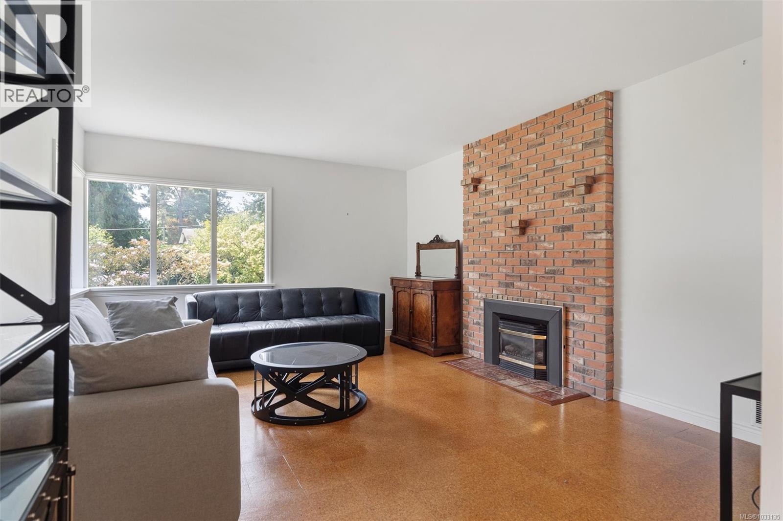 4047 Haro Rd - 9