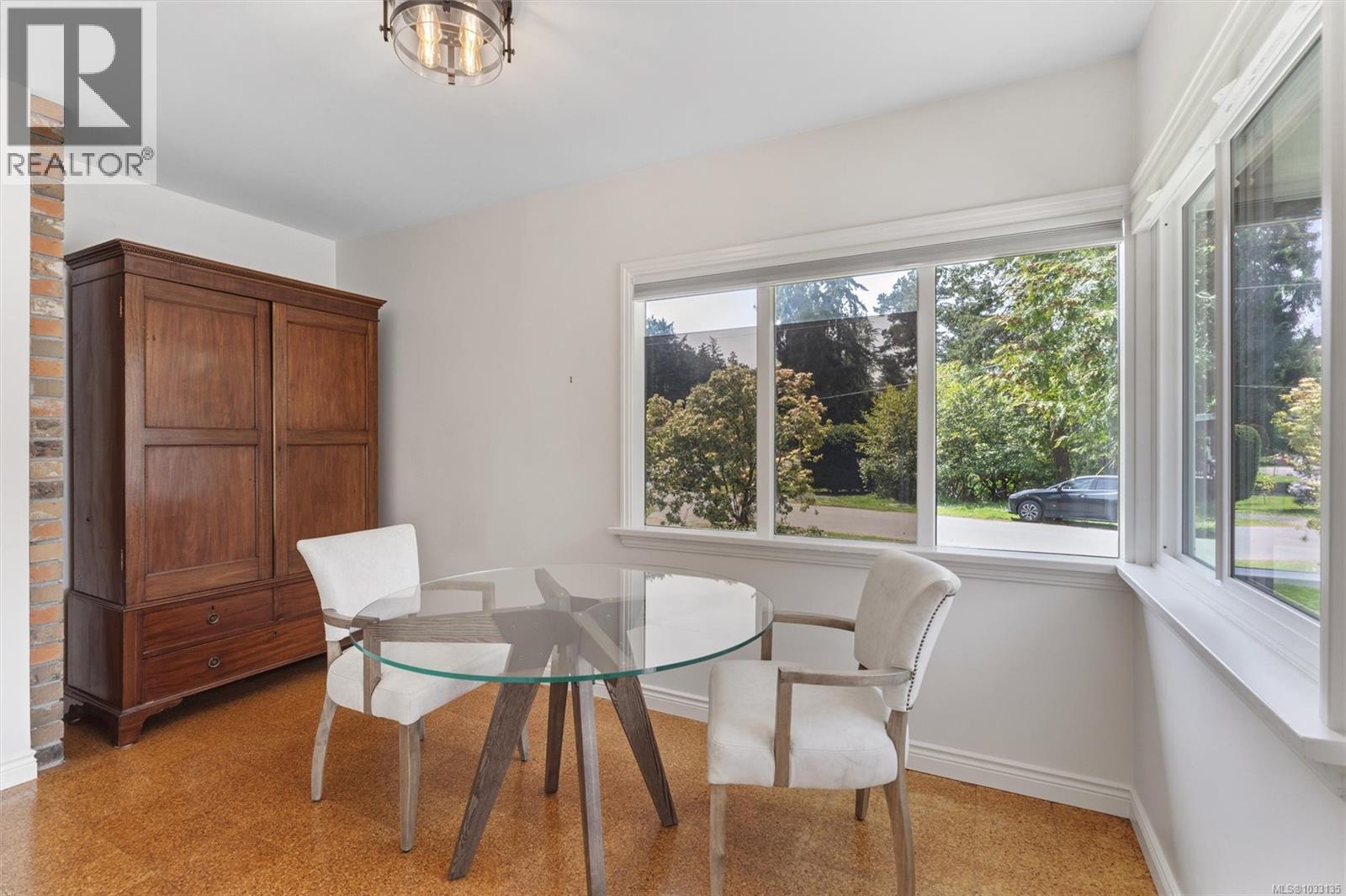 4047 Haro Rd - 12