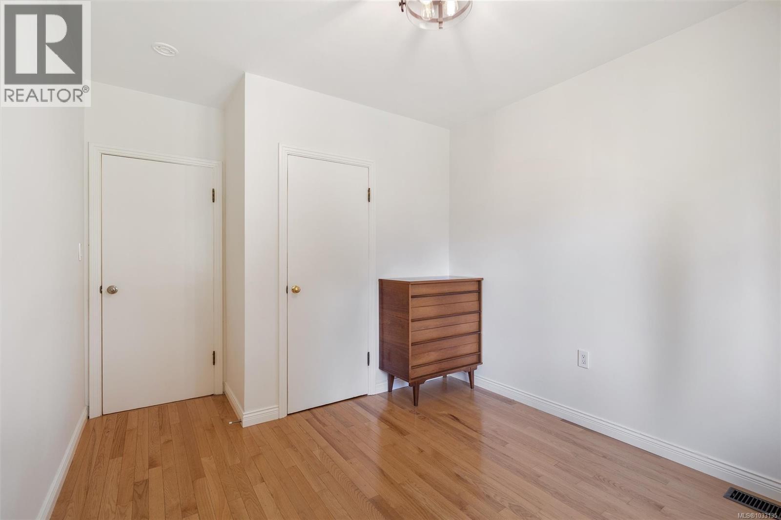 4047 Haro Rd - 23