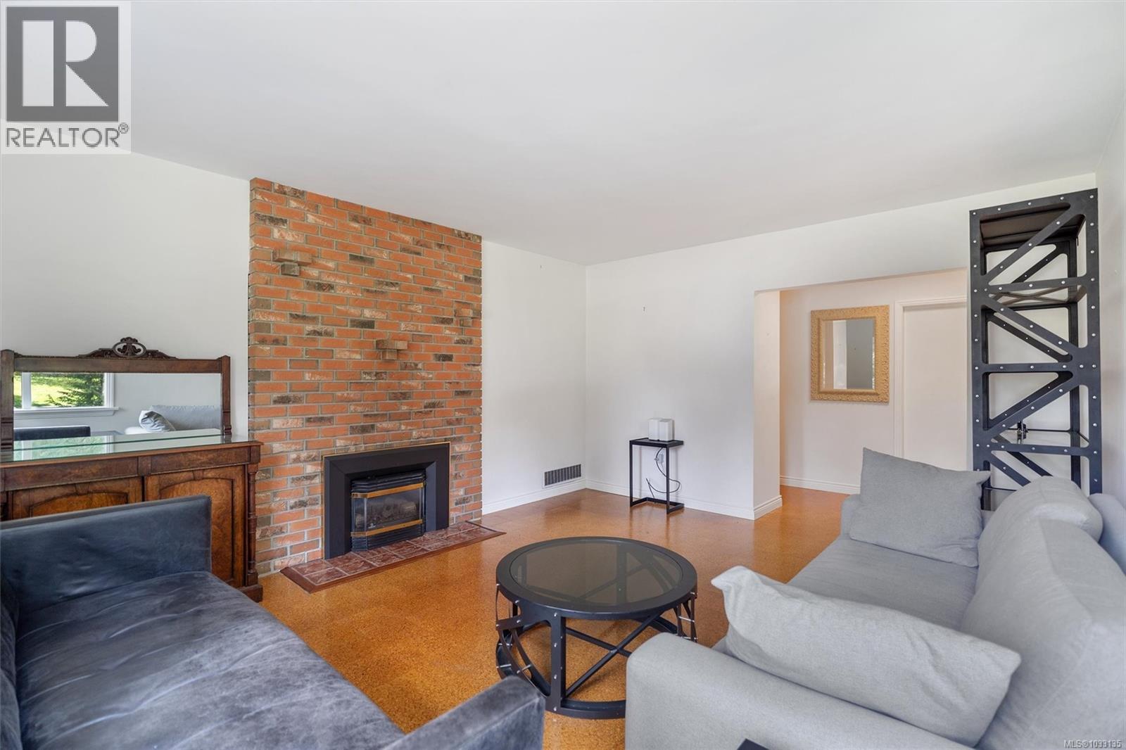 4047 Haro Rd - 8
