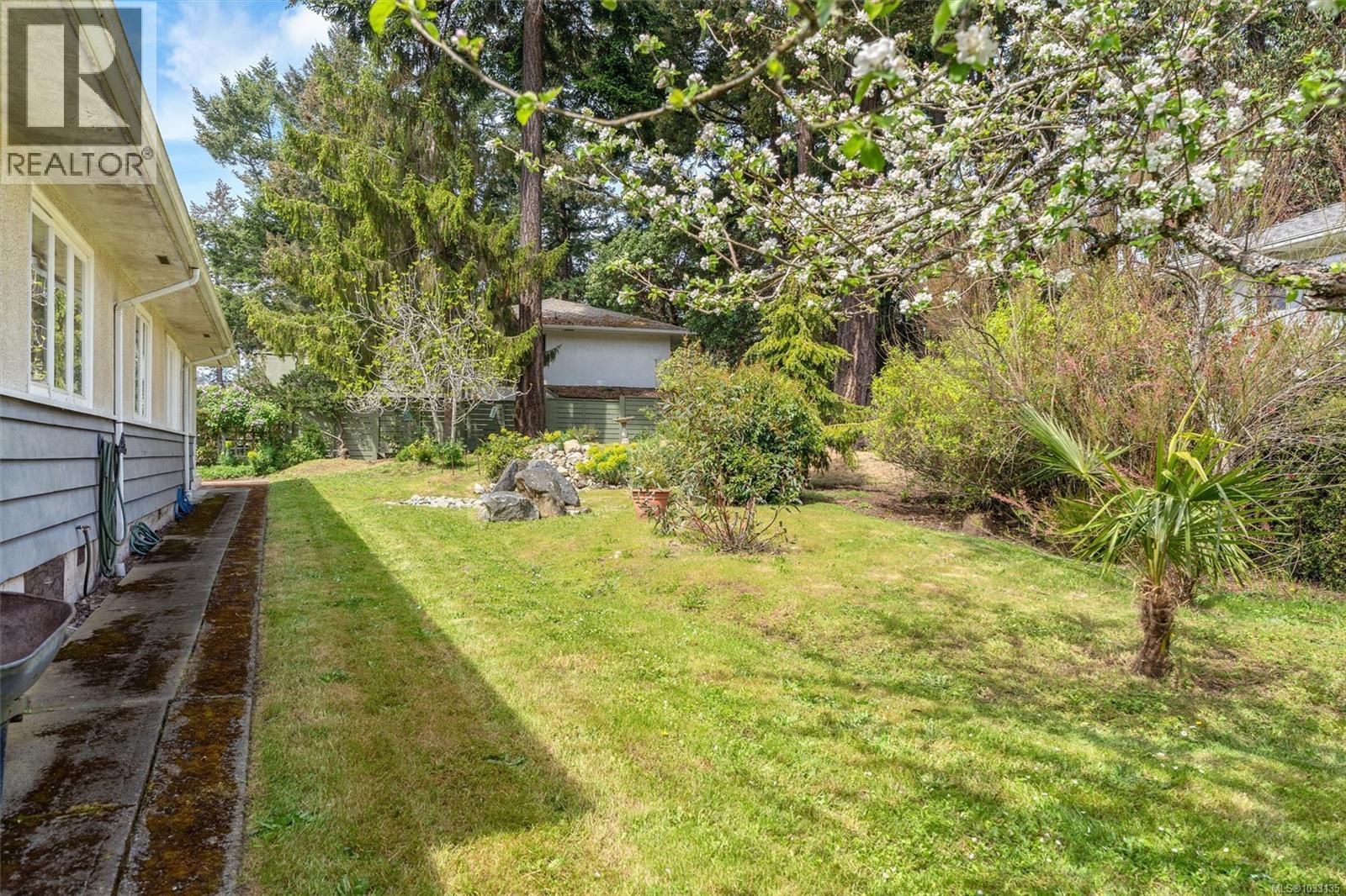 4047 Haro Rd - 29