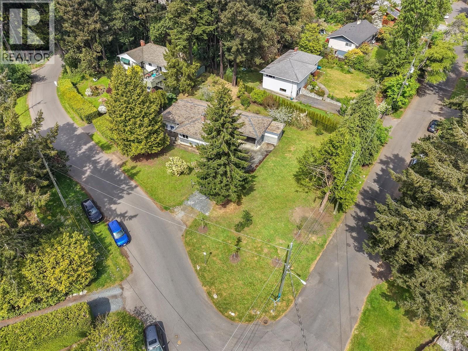 4047 Haro Rd - 2