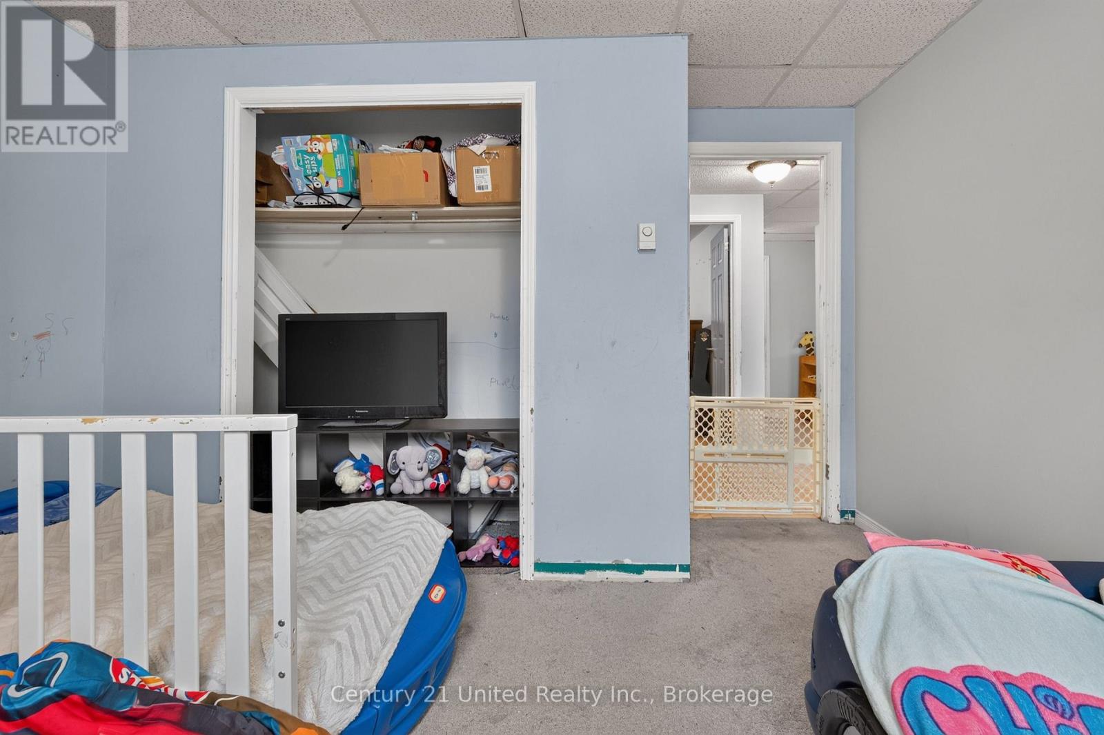 #25 101 RITA CRESCENT - 29