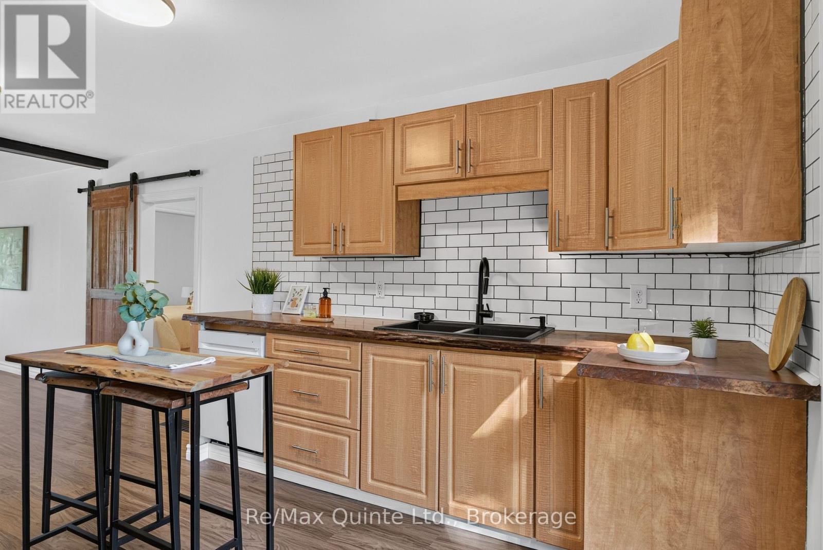 219 MARMORA STREET - 11