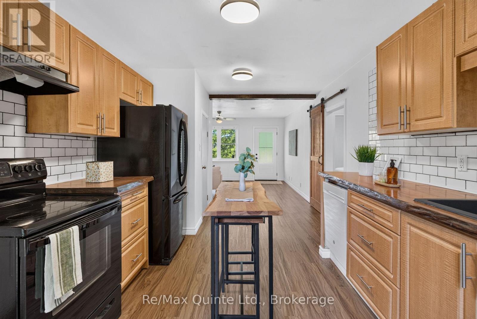 219 MARMORA STREET - 9