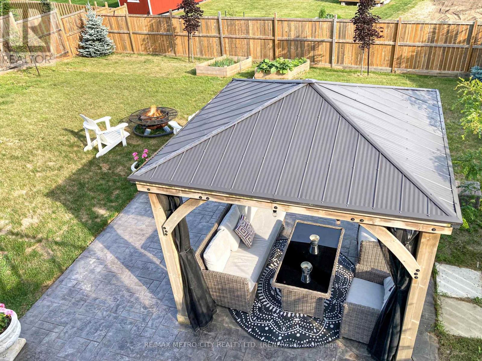 65 NOBLE CRESCENT - 38
