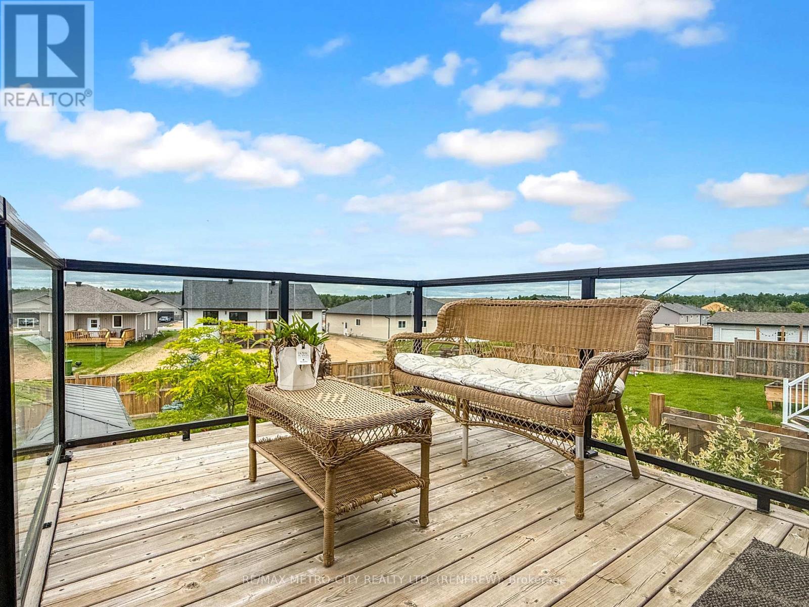 65 NOBLE CRESCENT - 37