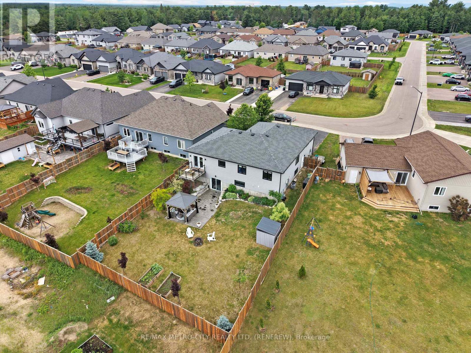 65 NOBLE CRESCENT - 46