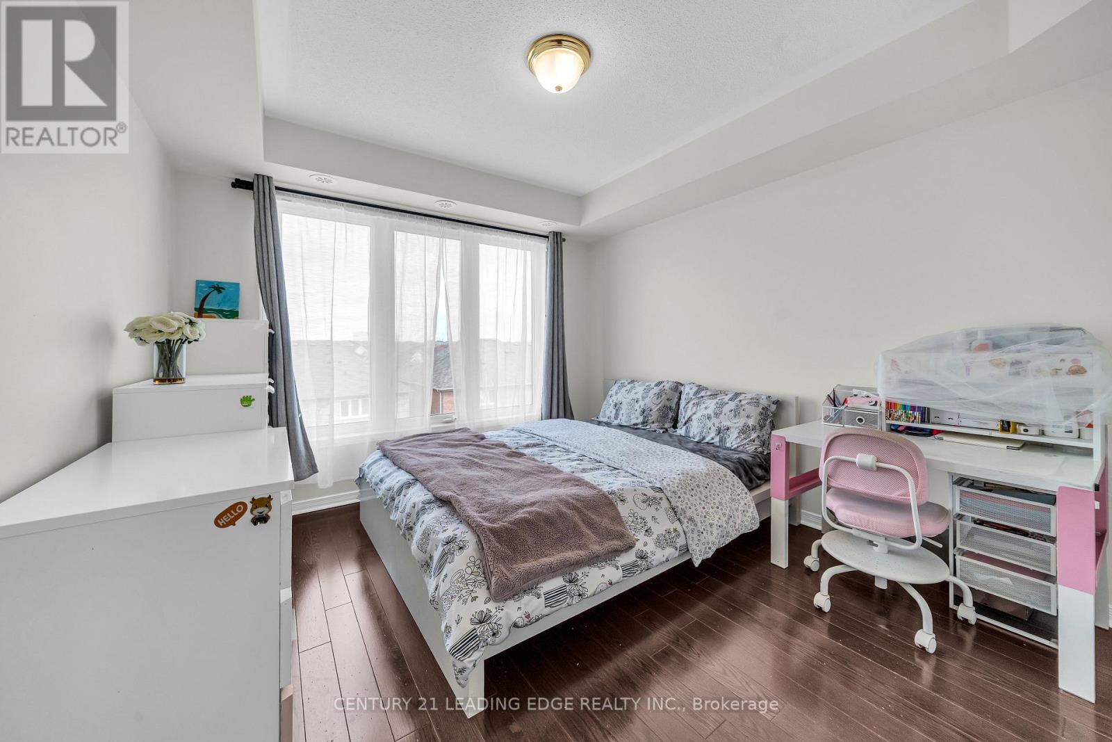 #53 653A WARDEN AVENUE - 19