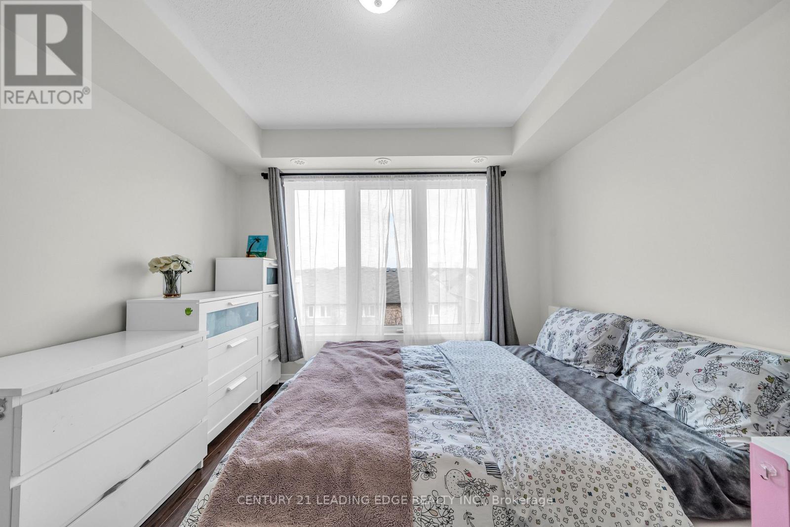 #53 653A WARDEN AVENUE - 20