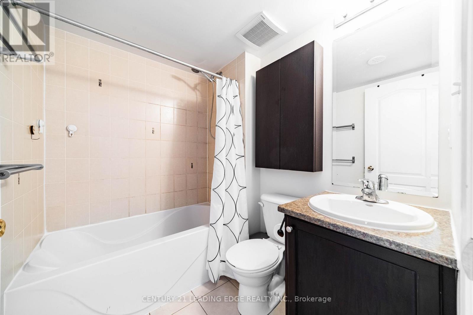 #53 653A WARDEN AVENUE - 21