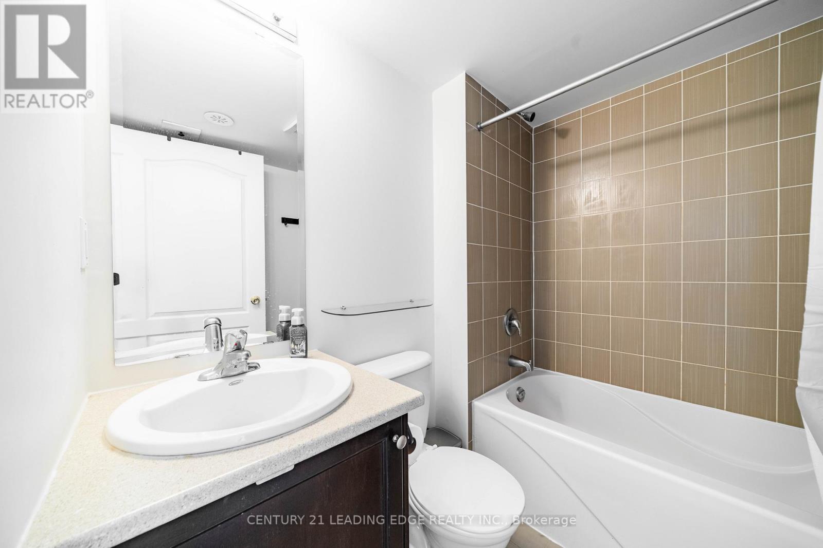 #53 653A WARDEN AVENUE - 23