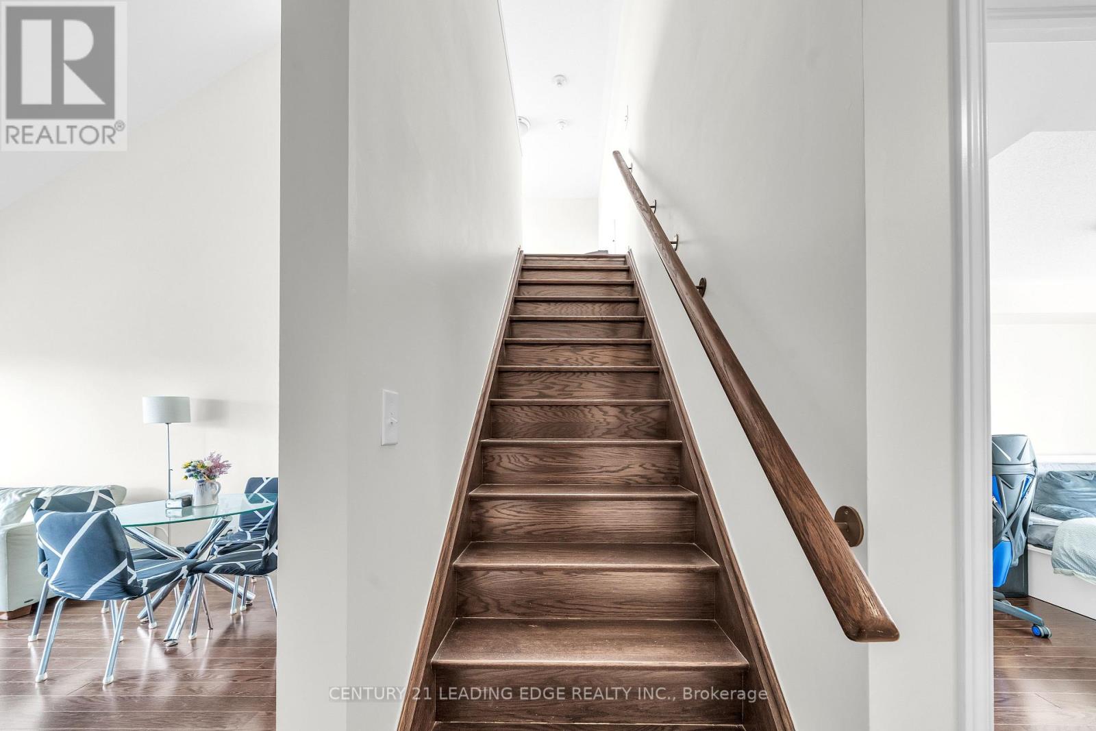 #53 653A WARDEN AVENUE - 31
