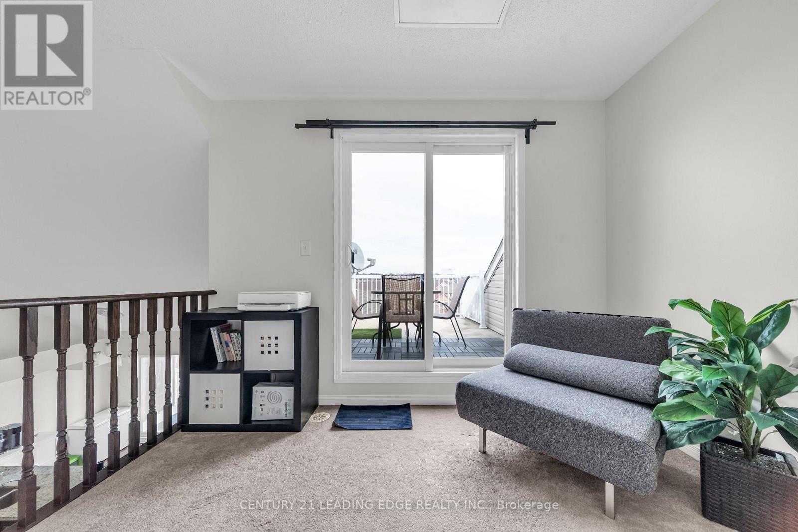 #53 653A WARDEN AVENUE - 33