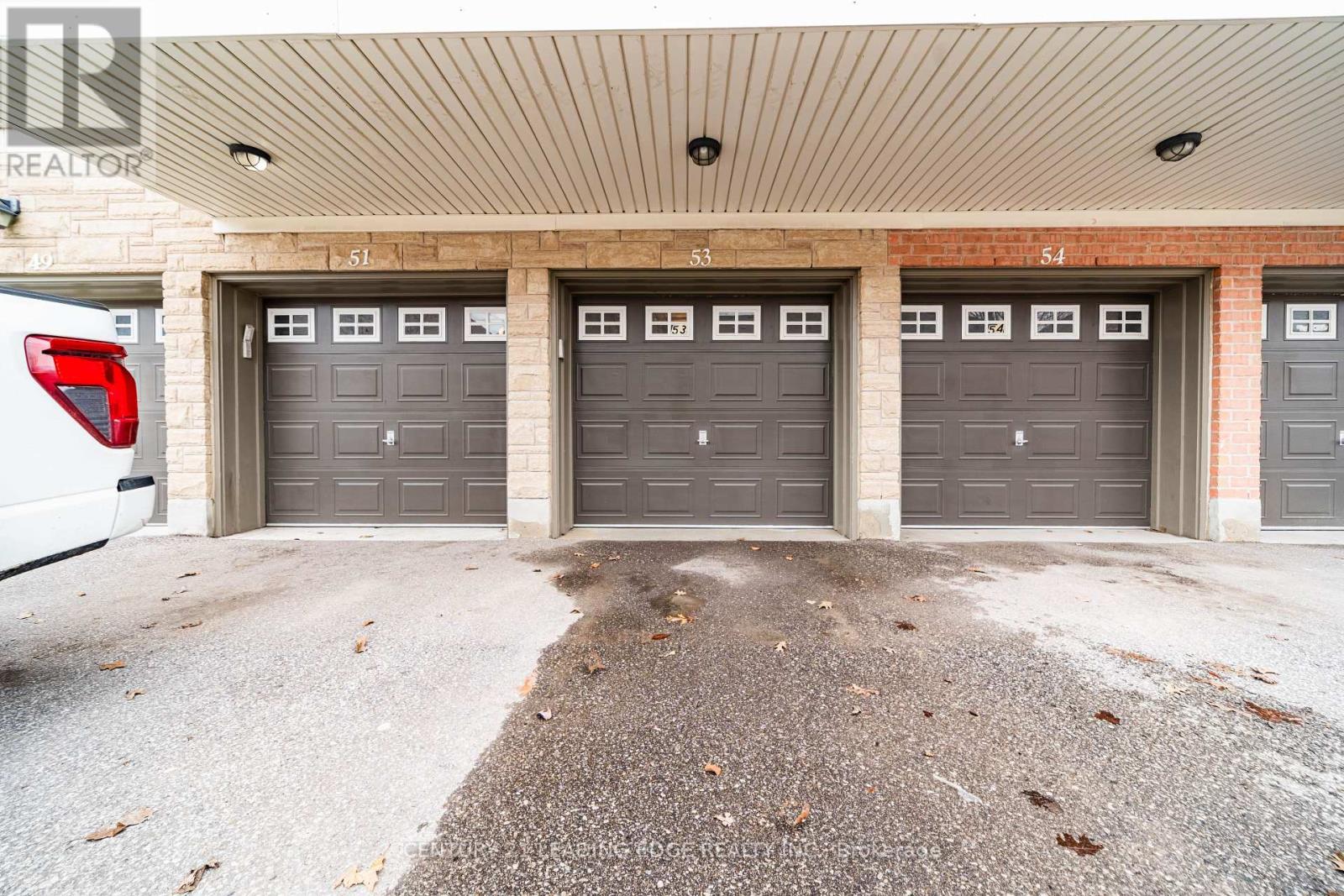 #53 653A WARDEN AVENUE - 43
