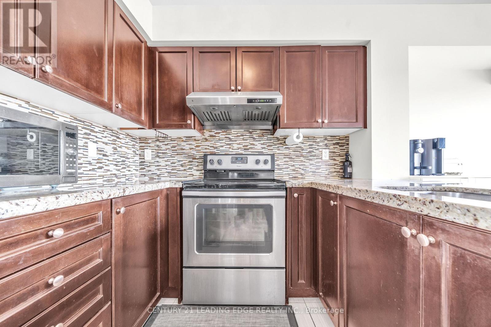 #53 653A WARDEN AVENUE - 8